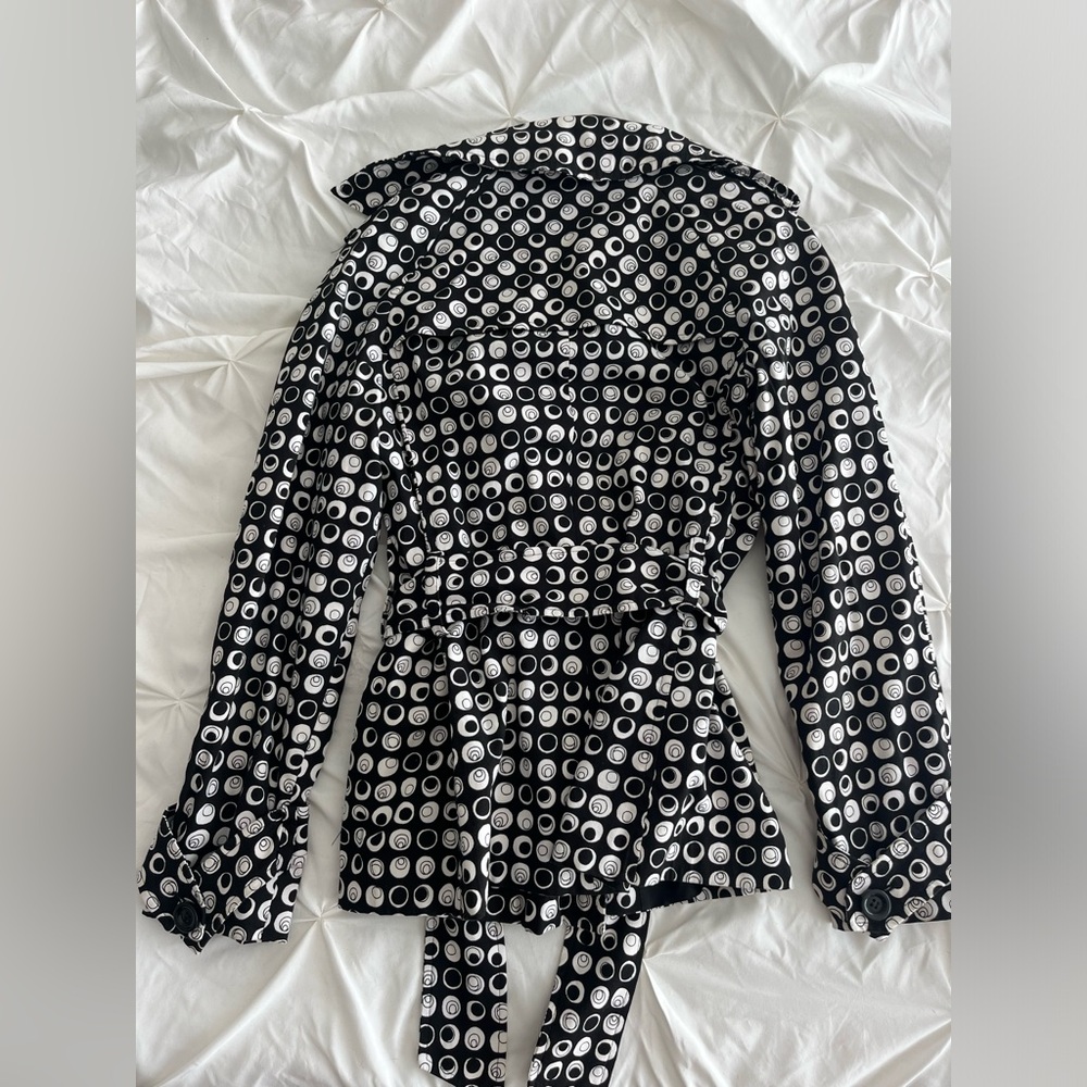 Zara Basic Monochrome Circle Pattern Jacket - image 3